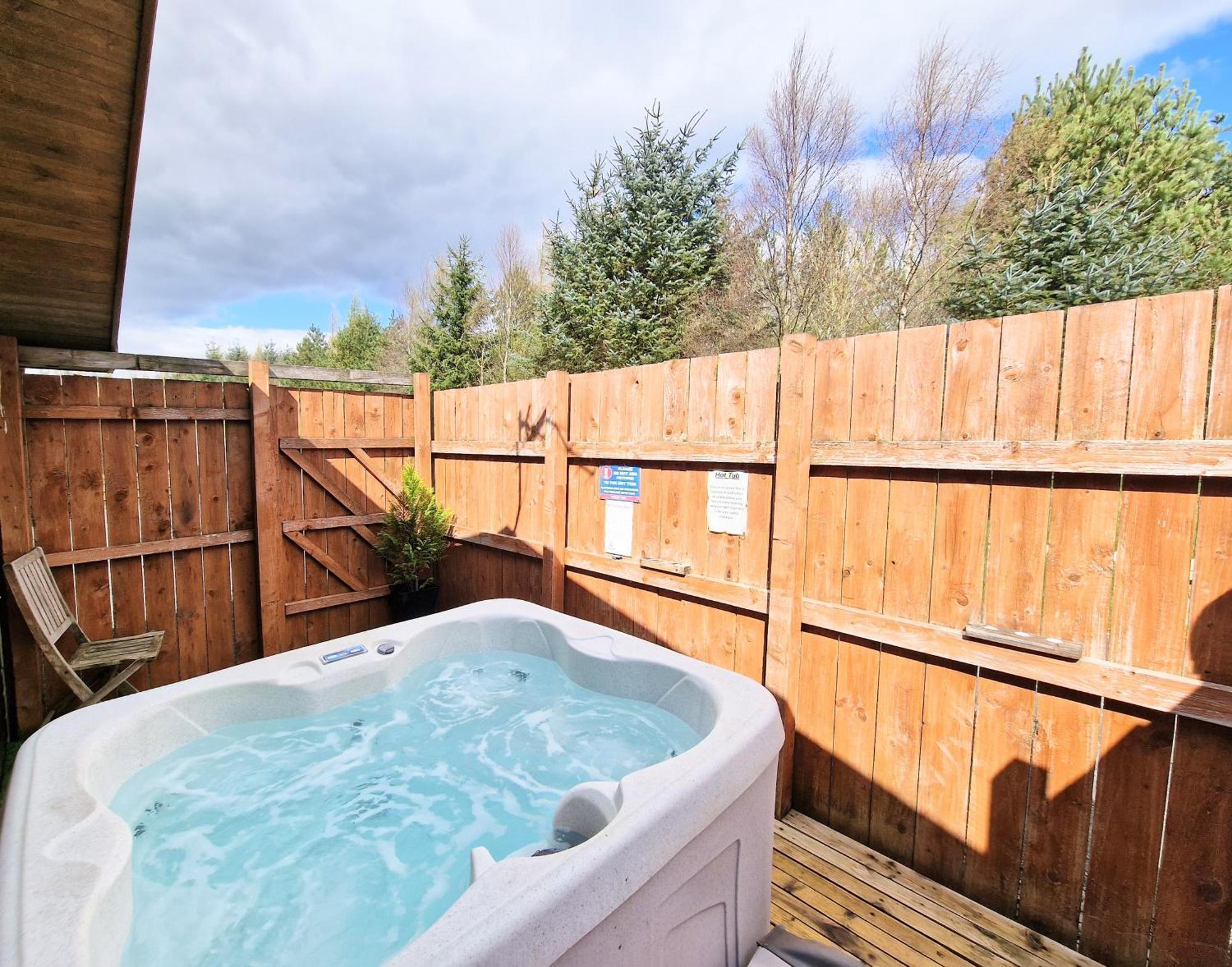 Lomond 4 With Private Hot Tub - Fife - Loch Leven - Lomond Hills Villa Kelty Kültér fotó